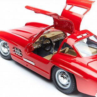 Коллекционная машина Bburago 1:24 Mercedes-Benz 300SL (18-22023) red
