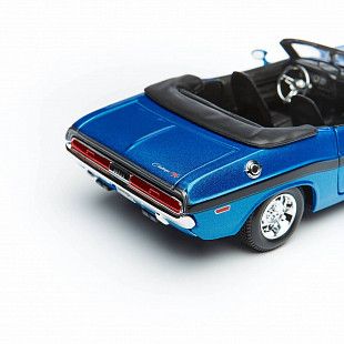 Масштабная модель автомобиля Maisto 1:24 Додж Челенджер R/T кабриолет 1970 (31264) blue
