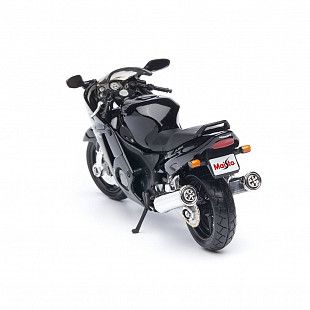 Масштабная модель мотоцикла Maisto 1:18 Honda CBR1100XX 39300 (00-03140)