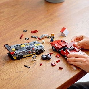 Конструктор LEGO SPEED CHAMPIONS Гоночные автомобили Chevrolet Corvette C8.R Race Car and 1968 Chevrolet Corvette 76903