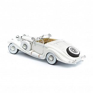 Масштабная модель автомобиля Maisto 1:18 Мерседес Бенц 500 К (36055) white
