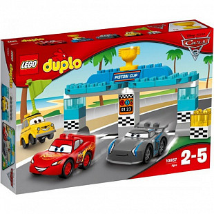 Конструктор LEGO Duplo Гонка за Кубок Поршня 10857