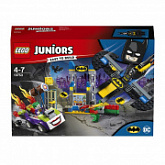 Конструктор LEGO Juniors Нападение Джокера на Бэтпещеру 10753