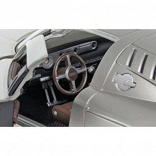 Коллекционная машина Maisto 1:18 Audi Rosemeyer (31625) silver