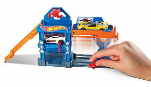 Игровой набор Hot Wheels Robo-Lift Speed Shop (DWK99 DWL02)