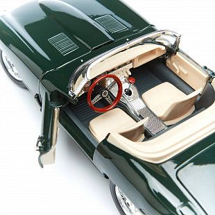 Машинка Bburago 1:18 Jaguar E Cabriolet 1961 (18-12046) green