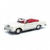 Масштабная модель автомобиля Maisto 1:18 Мерседес Бенц 280SE кабриолет (31811) white