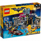 Конструктор LEGO Нападение на Бэтпещеру 70909