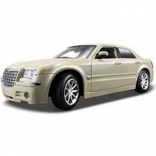 Масштабная модель автомобиля Maisto 1:18 Крайслер 300С Хеми (31120)