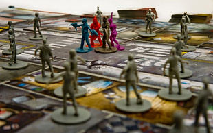 Настольная игра Hobby World Зомбицид 1151