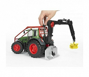 Трактор Bruder Fendt 936 Vario лесной с манипулятором 03042