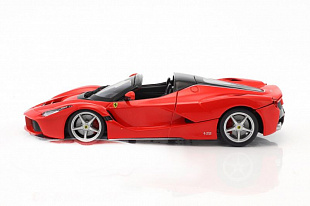 Машинка Bburago 1:24 Ferrari LaFerrari Aperta (18-26022) red