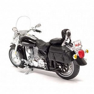 Масштабная модель мотоцикла Maisto 1:18 YAMAHA Road Star Silverado (39300)