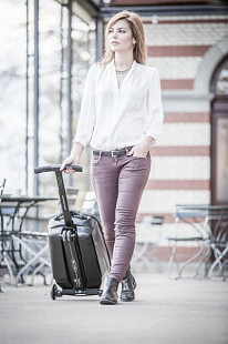 Чемодан-самокат Micro Luggage ML0005 Black