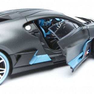 Машинка Bburago 1:18 Bugatti Divo (18-11045) grey
