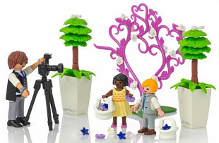 Конструктор Playmobil Фотограф и дети с цветами 9230