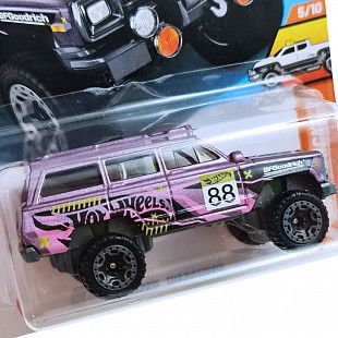 Машинка Hot Wheels Базовой коллекции 1988 Jeep Wagoneer 44/250 (5785 HYW95) mainline 2025