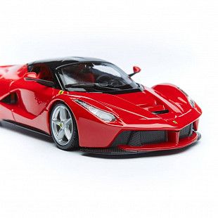 Коллекционная машина Bburago 1:24 LaFerrari (18-26001) red