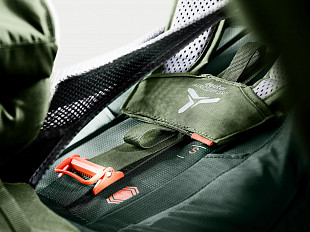 Рюкзак Deuter Futura Air Trek 50+10 3402121-2237 ivy/khaki (2021)