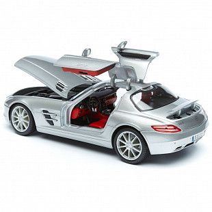 Машинка Maisto 1:18 Mercedes-Benz SLS AMG (31389) silver
