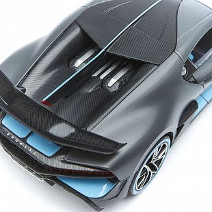 Машинка Bburago 1:18 Bugatti Divo (18-11045) grey
