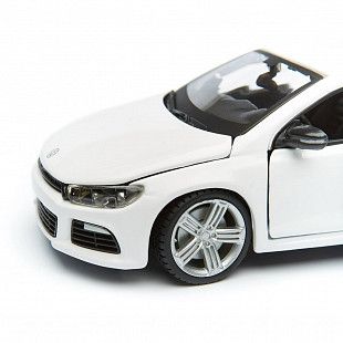 Коллекционная машина Bburago 1:24 Volkswagen Scirocco R (18-21060) white