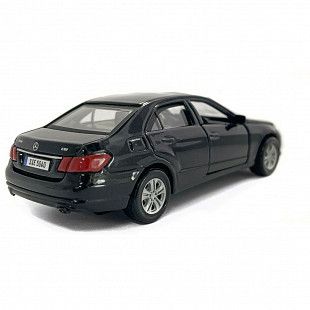Машинка инерционная Maisto 1:40 Mercedes-Benz E-Class (21001)