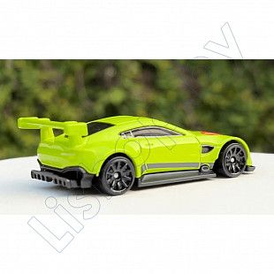 Машинка Hot Wheels Базовой коллекции Aston Martin Vantage GTE 238/250 (5785 HCT19) mainline 2022