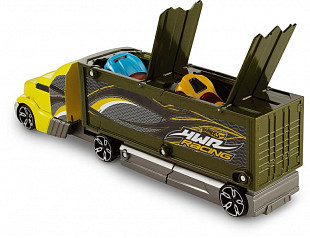 Грузовик Hot Wheels Безумное столкновение (Y1868) yellow