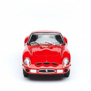Модель автомобиля Bburago 1:24 Ferrari 250 GTO (18-26018) red