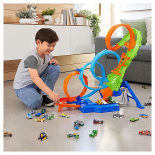 Трек Hot Wheels Безумные виражи и петли (HXR70)