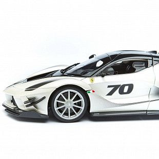 Коллекционная машина Bburago 1:18 Ferrari FXX-K Evo (18-16012) silver