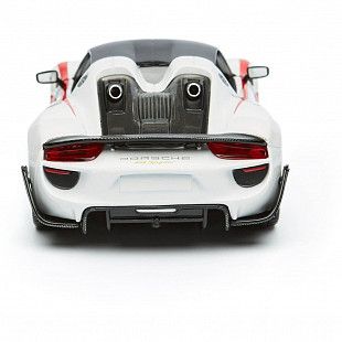 Машинка Bburago 1:24 Porsche 918 Weissach (18-28009)