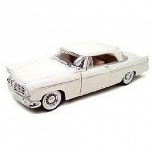 Масштабная модель автомобиля Maisto 1:18 Крайслер 300В (31897) white