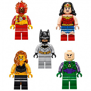 Конструктор LEGO Super Heroes Сражение с роботом Лекса Лютора 76097