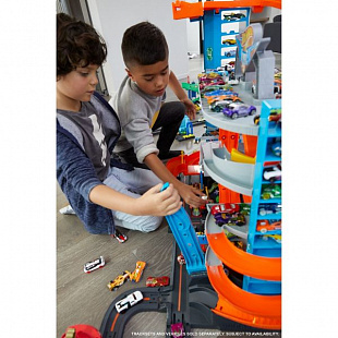 Набор игровой Hot Wheels City Невообразимый гараж (FTB69)