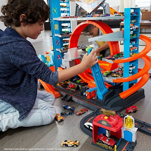 Набор игровой Hot Wheels City Невообразимый гараж (FTB69)