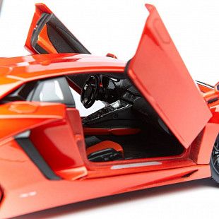 Коллекционная машина Bburago 1:18 Lamborghini Avendtador LP700-4 (18-11033) red