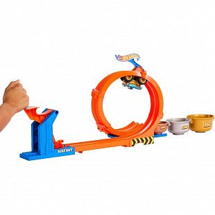 Машинка Hot Wheels 1:43 Monster Trucks Loop-And-Flip Trophy Challenge (JBX64)