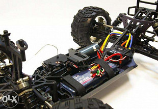 Радиоуправляемая машина Himoto Raider 1/8 бесколлекторный E8MTL