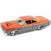 Масштабная модель автомобиля Maisto 1:24 Плимут GTX (1970) (31016) orange/grey