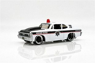 Машинка Maisto 1:64 1970 Chevrolet Nova (15494)