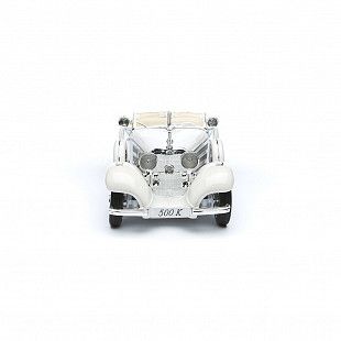 Масштабная модель автомобиля Maisto 1:18 Мерседес Бенц 500 К (36055) white