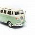 Масштабная модель автомобиля Maisto 1:25 Фольксваген Самба (31956) green/beige