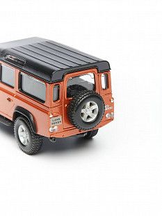 Коллекционная машина Bburago 1:32 Landrover Defender (18-43029) red