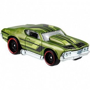 Машинка Hot Wheels Базовой коллекции 69 Chevelle 15/250 (5785 GHD43)