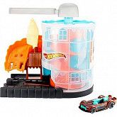 Игровой набор Hot Wheels Невероятные приключения в городе (FRH28 GPD08)