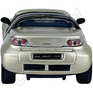 Машинка инерционная Maisto 1:31 Smart Roadster (21001) gold