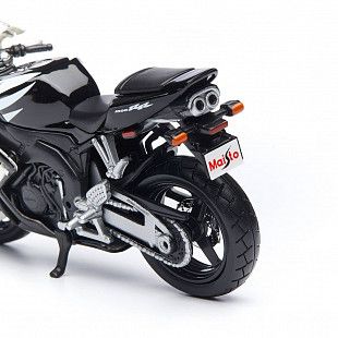 Масштабная модель мотоцикла Maisto 1:18 Honda CBR1000RR 39300 (20-07082)