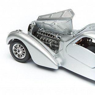 Коллекционная машина Bburago 1:24 Bugatti Atlantic (18-22092) silver